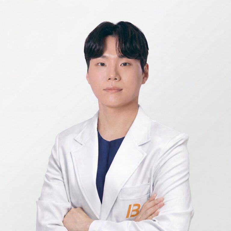 Choi Geun-ho รองผู้อำนวยการ สาขาคังนัม