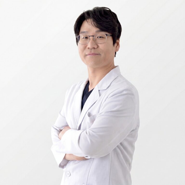 Park Jeong-nam ผู้อำนวยการ สาขาคังนัม